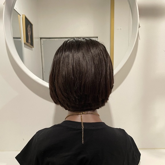 Power Beauty Unlimited 22" cap bob wig with slightly bleached knots. - Picture 3 of 6